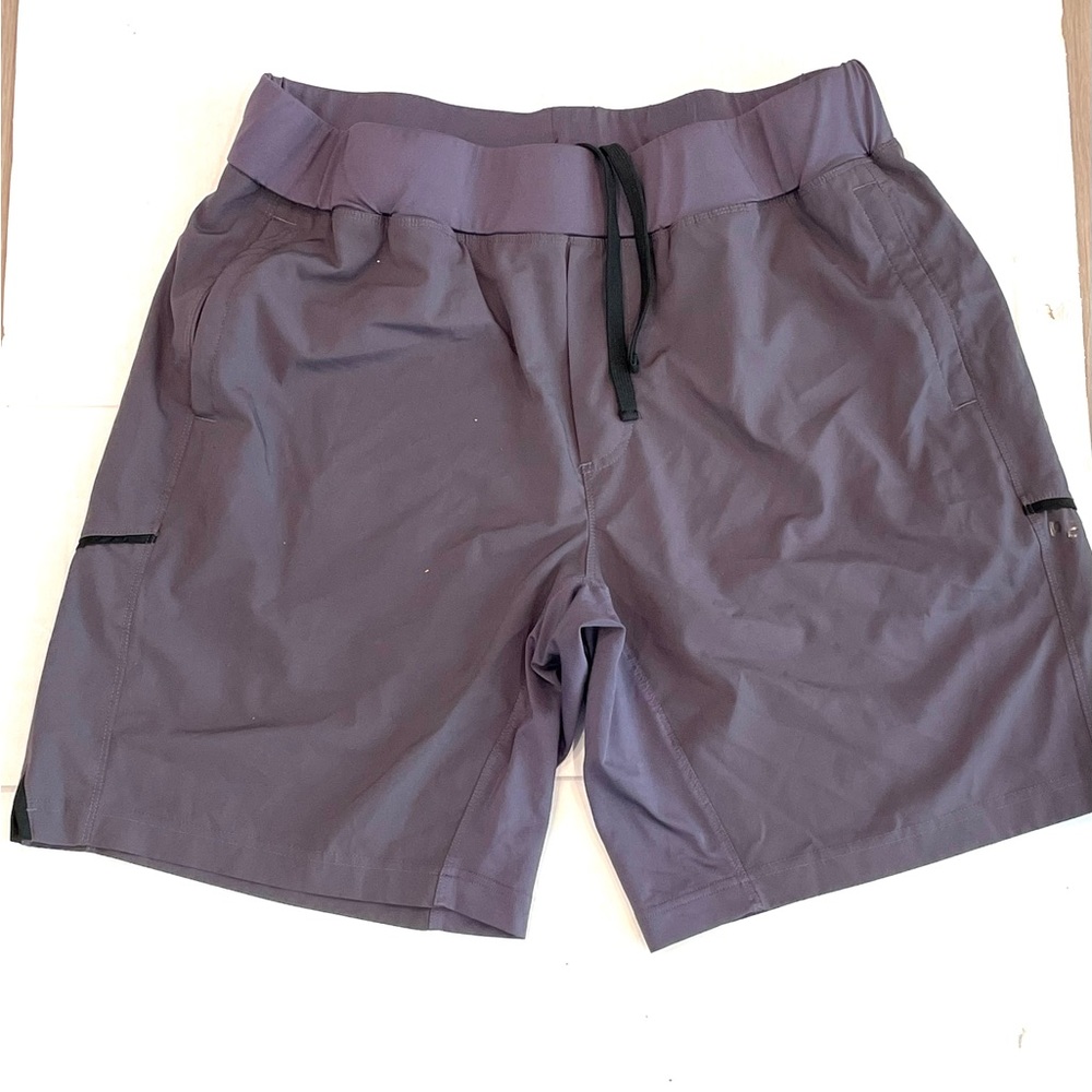 PELOTON Men’s Shorts XXL